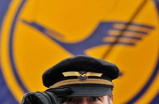Die Piloten drohen der Lufthansa wieder mit Ausstand. Foto: dpa