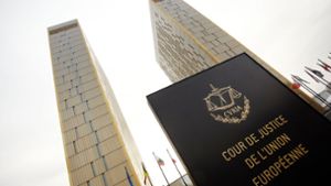 Die beiden Türme des Europäischen Gerichtshofs in Luxemburg: Hier wird über die Zwangshaft für deutsche Spitzenpolitiker entschieden. Foto: dpa