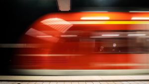 23-Jährige in S-Bahn sexuell belästigt – Zeugen gesucht