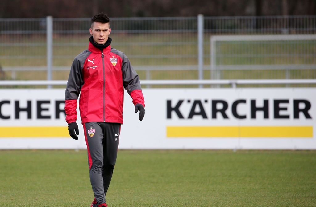 VfB-Neuzugang Erik Thommy bei seinem ersten Training mit der neuen Mannschaft.