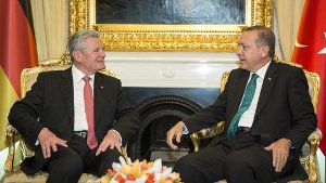 Bundespräsident Joachim Gauck (links) und der türkischen Ministerpräsident Recep Tayyip Erdogan.  Foto: dpa