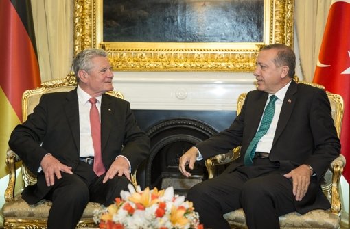 Bundespräsident Joachim Gauck (links) und der türkischen Ministerpräsident Recep Tayyip Erdogan.  Foto: dpa