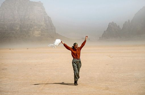 Vicky Krieps spielt die   Titelheldin in „Ingeborg Bachmann – Reise in die Wüste“ von Margarethe von Trotta. Foto: Berlinale/Wolfgang Ennenbach
