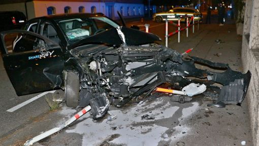 Der völlig zerstörte Opel Corsa Foto: KS-Images.de / Andreas Rometsch
