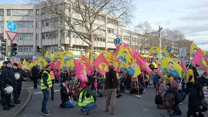 Kurdische Demonstranten waren auch – wie auf diesem Bild zu sehen – anfangs der Woche in Stuttgart unterwegs. Foto: dpa