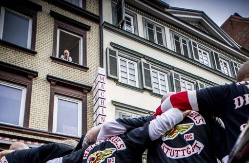 Demonstrativ haben die Stuttgarter Hells Angels vor Pressefotografen ihr verbotenes Vereinsemblem getragen Foto: Lichtgut/Max Kovalenko