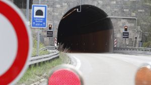 Schwerer Auffahrunfall sorgt für Tunnel-Sperrung