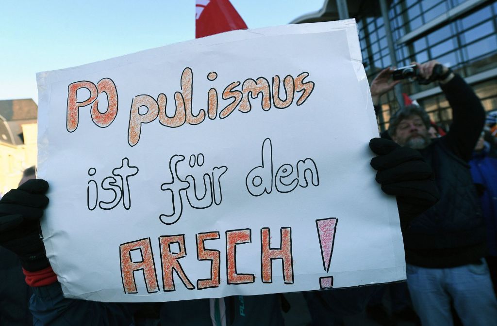 Widerstand auf der Straße: Mit drastischen Worten wurde im Januar in Koblenz gegen eine Tagung europäischer Rechtspopulisten demonstriert. Foto: dpa