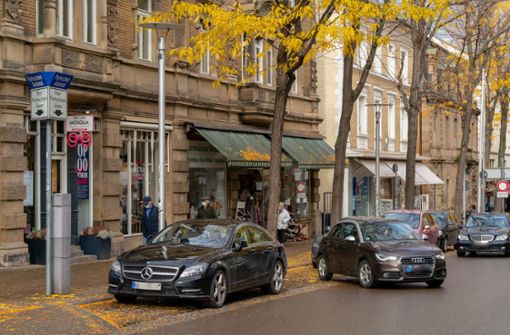 In Ludwigsburg wird heftig über ein paar Parkplätze gestritten – aber der Konflikt berührt grundsätzliche Fragen zum Umgang mit dem Auto in der City. Foto: factum/Andreas Weise