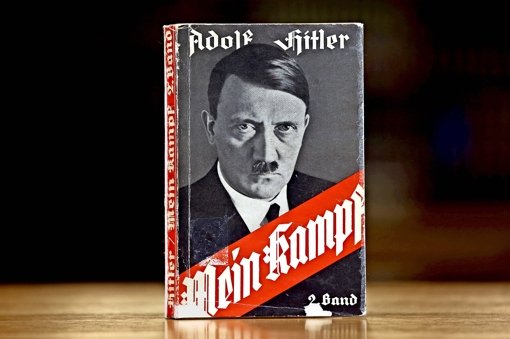 In der kommentierten Fassung nun auch wieder in Deutschland erhältlich: Adolf Hitlers Mein Kampf Foto: Getty