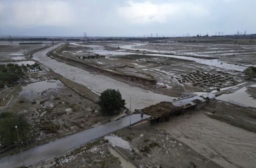 Nea Lefki: Hochwasser und Schlamm bedecken den Boden nach einem Rekordregen. Foto: AP/dpa/Vaggelis Kousioras