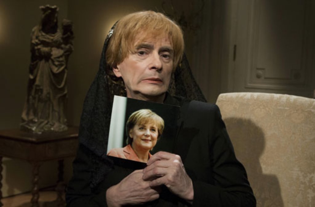 Mathias Richling als Bundeskanzlerin Angela Merkel sehen Sie hier (ab Minute 3:18)
