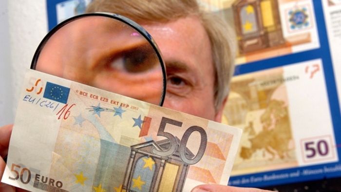 Falsche 50-Euro-Scheine im Internet gekauft