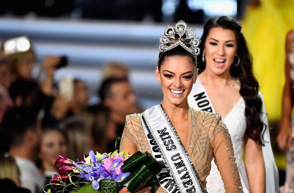 Die 22-Jährige Südafrikanerin ist die strahlende Gewinnerin der diesjährigen Miss-Universe-Wahl.