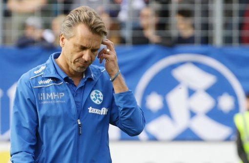 Die Sorgen von Kickers-Trainer Horst Steffen werden nach dem 0:1 bei Rot-Weiß Erfurt größer. Foto: Baumann