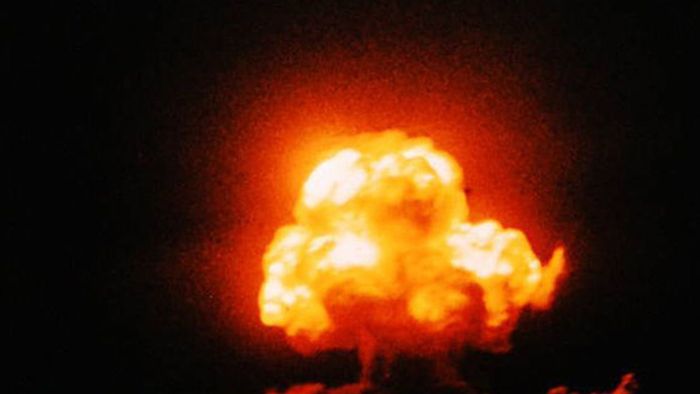 Vor 75 Jahren – USA zünden   erste Atombombe
