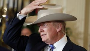 Der legendäre Stetson-Hut gehört zur Standardausstattung jedes Cowboy-Films. Produziert wird die markante Kopfbedeckung natürlich in den USA. Die Fabrik steht in Garland, Texas. Foto: AP