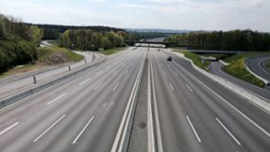 Dreijährige zu Fuß auf Autobahn unterwegs – 31-Jähriger wird zum Retter