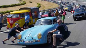 Rallye-Fans motten ihre Oldtimer aus