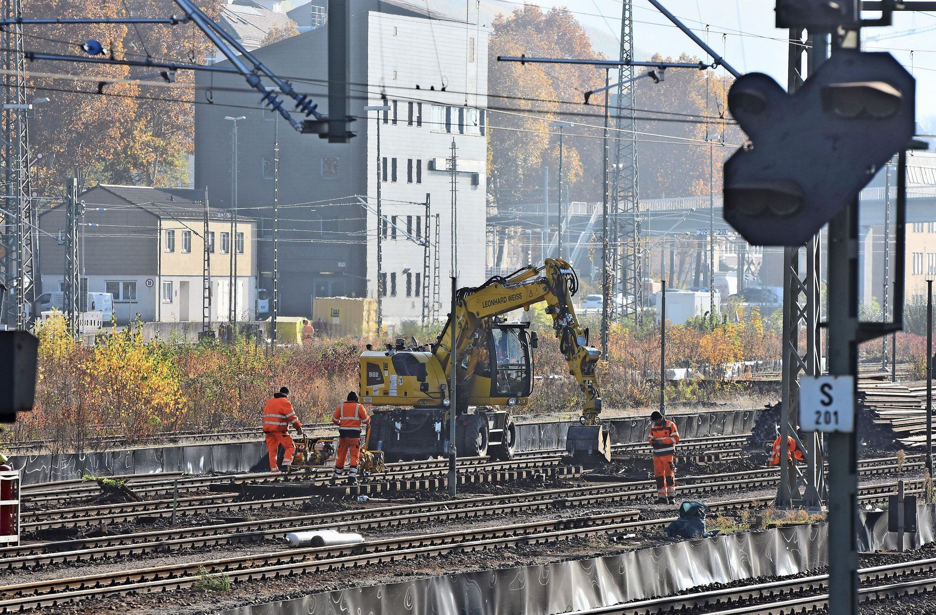 S21Bauarbeiten in StuttgartUntertürkheim Baubeginn für