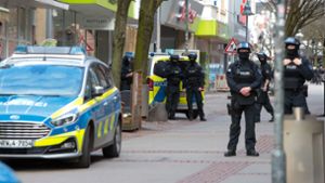 Die Polizei ermittelt nach der Bombendrohung in Bochum. Foto: Justin Brosch/dpa