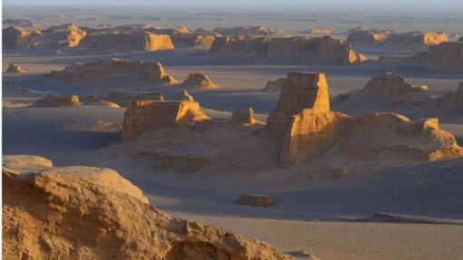 Sieht so die Erde der Zukunft aus? Die Wüste Dascht-e Lutl im iranischen Hochland ist einer der heißsten und trockensten Orte auf dem Planeten.  Hier wurden schon Temperaturen von 53,7 Grad gemessen. 2050 könnten sie nochmals um vier Grad höher liegen. Foto: Imago/VWPics