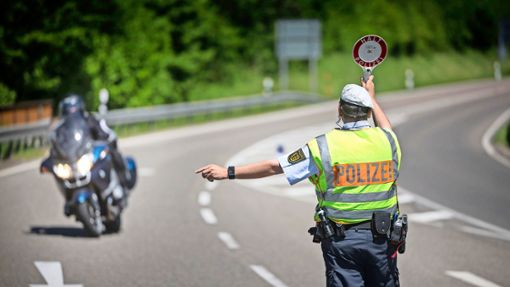 Polizeikontrollen allein helfen nicht:  Für die Sulzbacher Steige wird ein Verkehrsmesssystem gefordert, das die Durchschnittsgeschwindigkeit innerhalb eines Abschnitts misst. Foto: / Stoppel