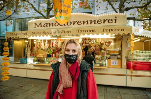 Melanie Weeber vor ihrem Stand auf der Königstraße. Foto: Lichtgut/Leif Piechowski