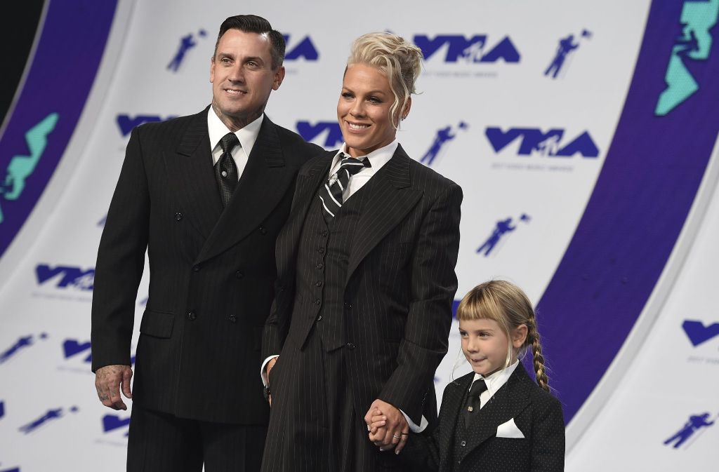 Sängerin Pink gemeinsam mit Ehemann Carey Hart und Tochter Willow.
