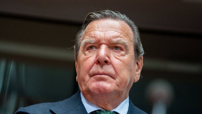 Ohne SPD-Spitze: Gerhard Schröder feiert 80. Geburtstag mit Kubicki, Gysi und Ramsuer