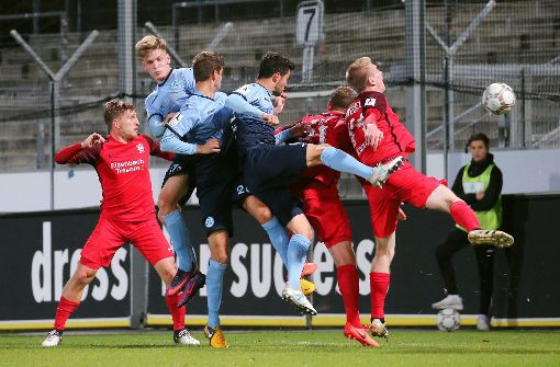 Die Stuttgarter Kickers haben am Montagabend ihre 3:0-Führung verspielt. Foto: Pressefoto Baumann