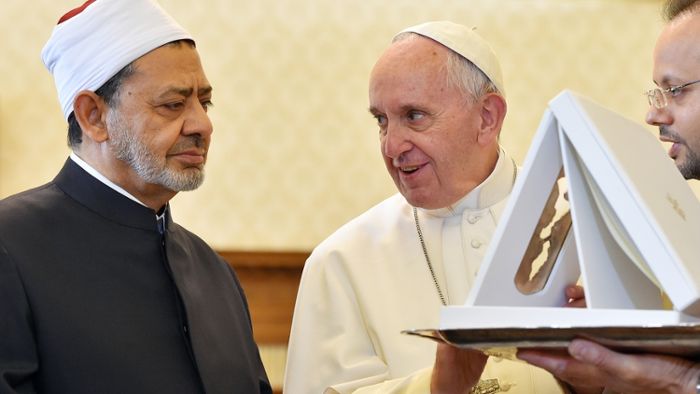 Erstes Treffen zwischen Papst und Groß-Imam