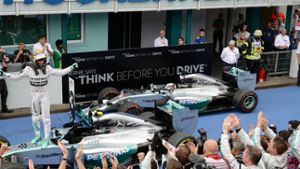 Beifall für den Sieger: Nico Rosberg lässt sich in Hockenheim feiern Foto: dpa