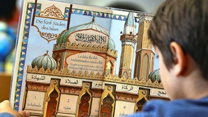 Drei Gymnasien beginnen mit Unterricht für Muslime