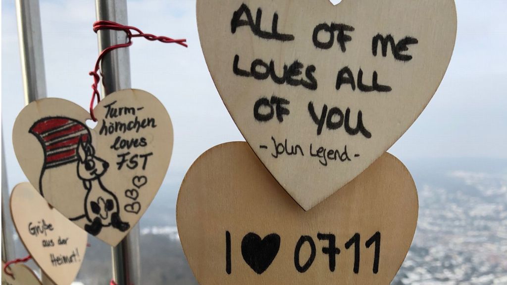 Liebeserklärung an Stuttgarter Fernsehturm: Herzen sollen den Besucherrückgang stoppen