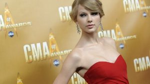 Bei ihr läuft zur Zeit alles rund: Country-Star Taylor Swift wurde nicht nur vor wenigen Tagen in Nashville als jüngste Musikerin aller Zeiten bei den BMI Awards zweifach ausgezeichnet, zusammen mit der Fernseh-Richterin Judy Sheindlin teilt sich die 20-Jährige mit je 45 Million Dollar Einkommen Platz neun der Forbes-Liste. Foto: AP