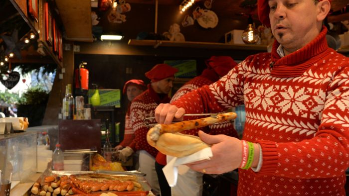 Bratfett, Glühwein, Akkordarbeit: Das ist der stressigste Job auf dem Stuttgarter Weihnachtsmarkt