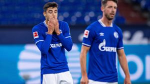 Kein leichtes Spiel gegen Werder Bremen: Schalkes Ozan Kabak äußert sich zur Spuckattacke. Foto: dpa/Guido Kirchner