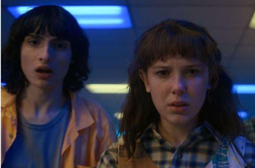Mike (Finn Wolfhard) und Eleven (Millie Bobby Brown) in der vierten Staffel der Serie „Stranger Things“ Foto:  