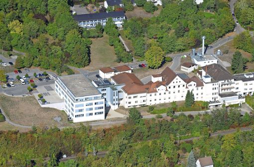 Auf dem Gelände des Marbacher Krankenhauses soll neu gebaut werden, unter anderem  die dringend benötigte Pflegeschule. Foto: Werner Kuhnle