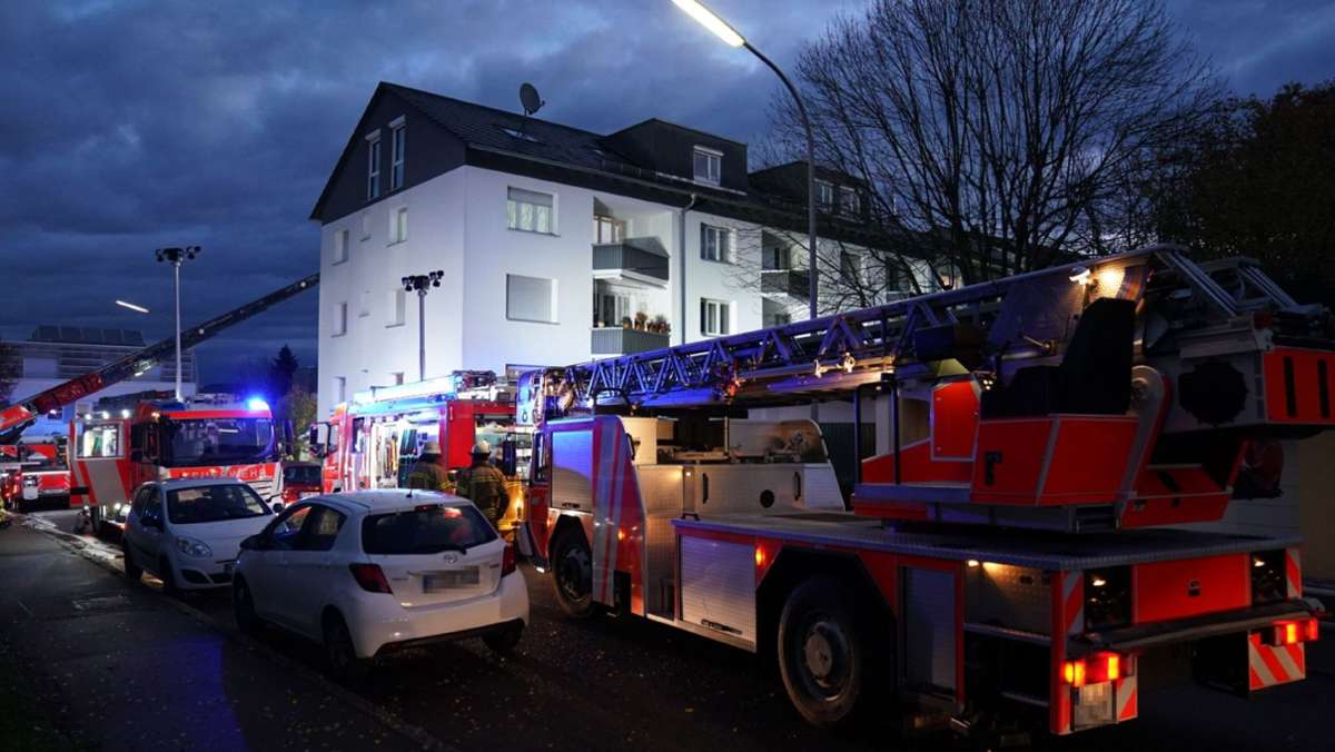 Zwei Tote in Esslingen: Ursache für Brand in Zollberg bleibt unklar