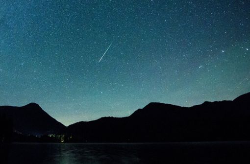 Die Spur eines Kometen zu sehen hat  für viele Menschen eine besondere Bedeutung. (Symbolbild) Foto: dpa/Matthias Balk