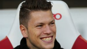 Daniel Ginczek vom VfB Stuttgart kann wieder lachen. Foto: Pressefoto Baumann