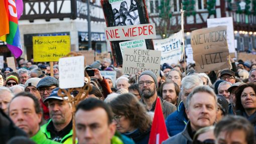 In Kirchheim (unser Foto) und Esslingen demonstrieren Menschen gegen Rechtsextremismus. Foto: Ines / Rudel