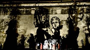550 Meter lang an der Tibermauer in Rom: „Triumph und Klage“ heißt das Gemälde des Südafrikaners William Kentridge. Foto: AFP