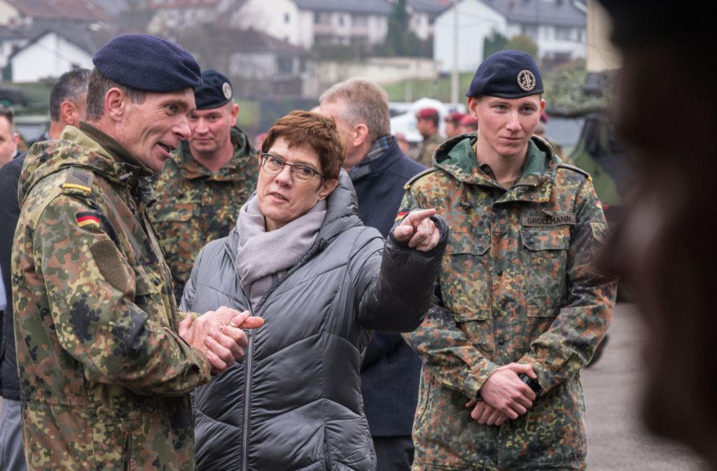 Verteidigungsministerin Kramp-Karrenbauer will die Bundeswehr in die Sahelzone schicken. Foto: dpa/Oliver Dietze