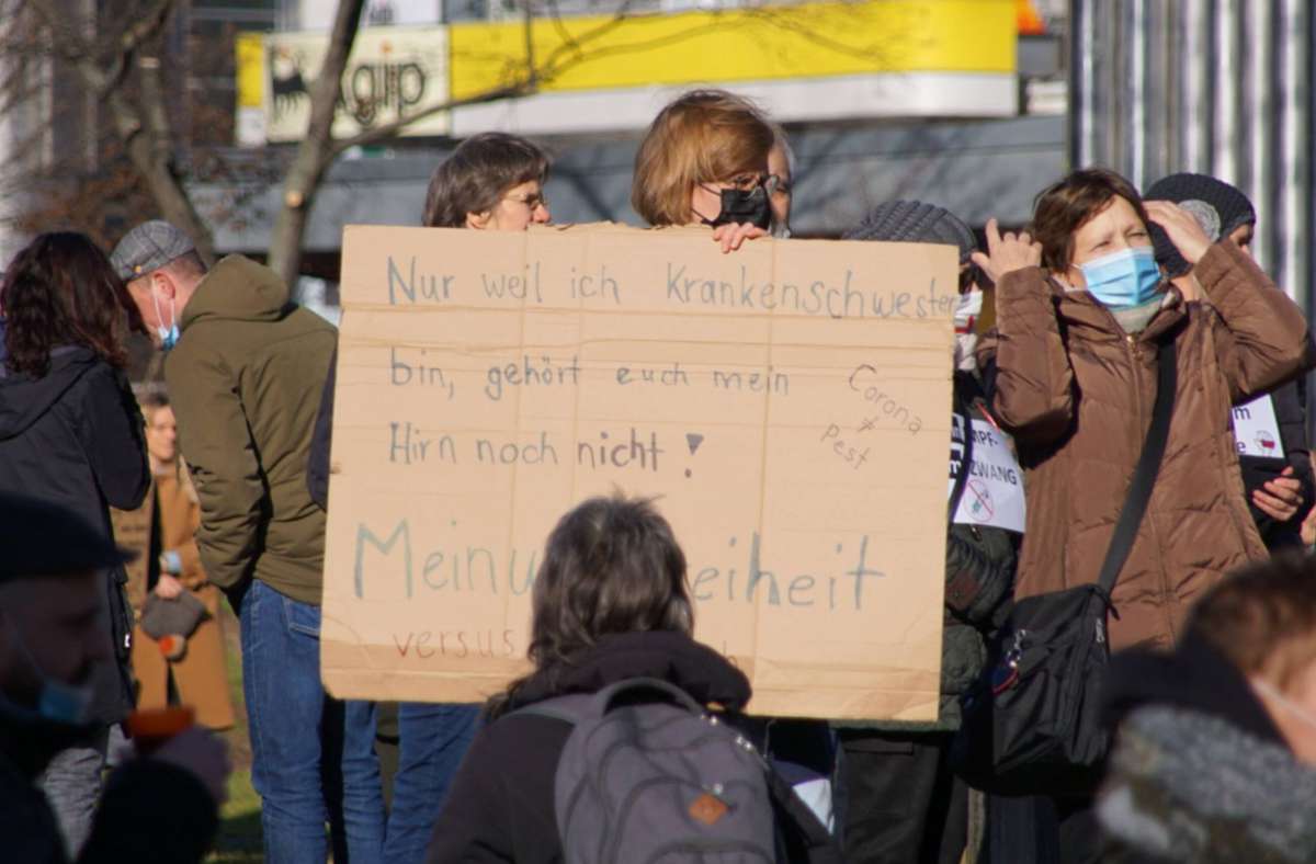 In Stuttgart haben Menschen gegen die Corona-Maßnahmen demonstriert. Foto: 7aktuell.de/Andreas Werner/7aktuell.de | Andreas Werner