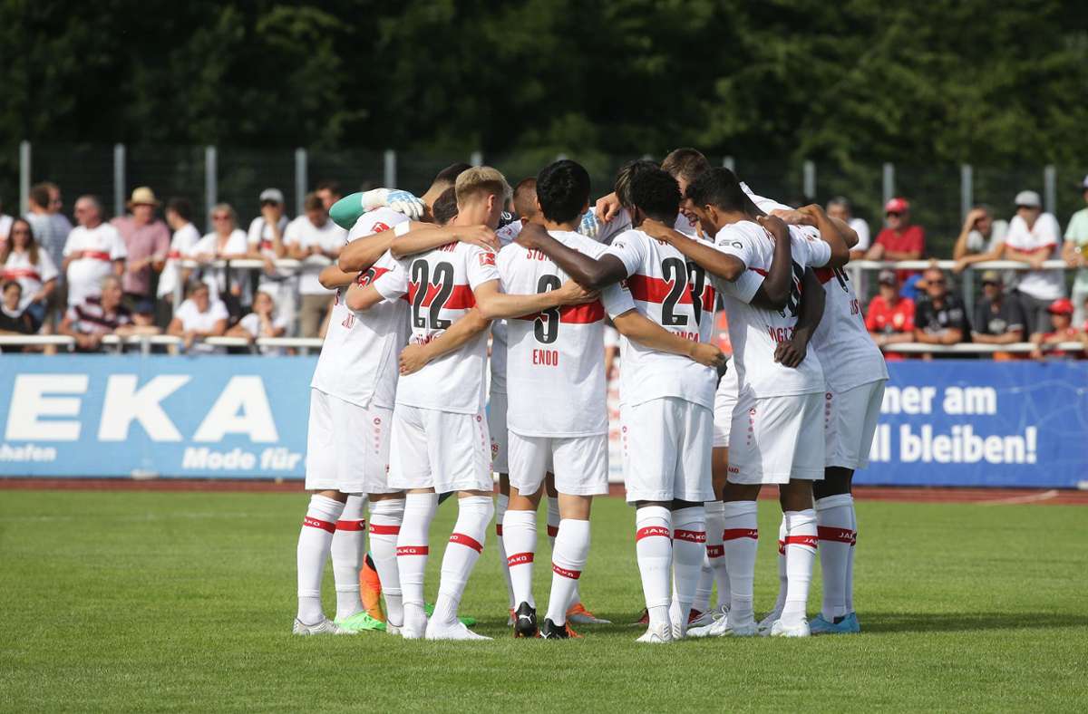 Vor rund 3600 Fans begann der VfB mit seiner vermeintlichen Bestbesetzung.