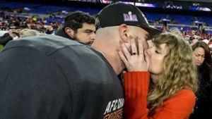 Nach dem Spiel wird geküsst – aber verpasst sie den Super Bowl?