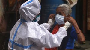 Etwa die Hälfte der bestätigten Infektionen entfielen  auf nur drei Länder: die USA mit mehr als fünf Millionen Infektionen, Brasilien mit über drei Millionen und gut zwei Millionen in Indien. Foto: AP/Rafiq Maqbool